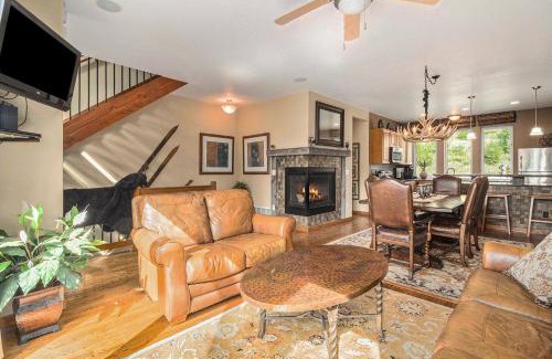 Rendezvous House | Cozy Townhome W Fireplace & Balcony Bbq