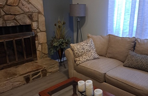 Charlotte House | Cozy townhome with 1 bedroom and WiFi, AC in lovely Charlotte