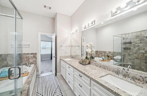 Southeast Houston Apartment | Cozy Townhome with Garage minutes from Hobby Airport