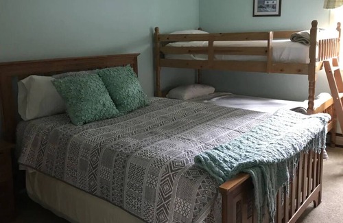 Londonderry Condo | Cozy Trailside Condo on Magic Mountain!
