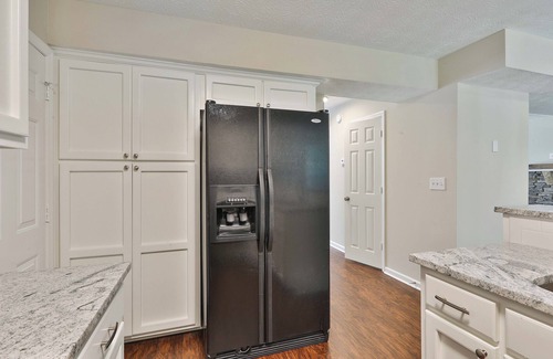 Sharpsburg House | Cozy Trailside Retreat near lake & Peachtree City