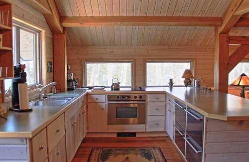 Harbor Springs House | Cozy Tree Fort Cottage - Lake Michigan Sunsets
