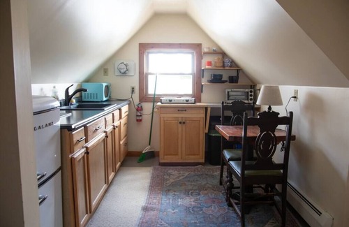 Northwest Harwinton Apartment | Cozy Tree Haus 1 Bedroom Apt