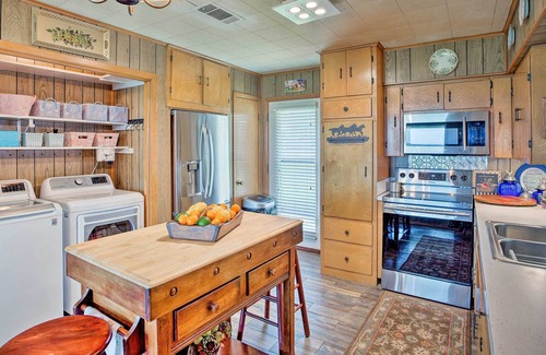 Cedar Creek Reservoir Cabin | Cozy Trinidad Cabin on Cedar Creek Lake!