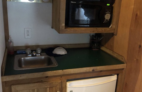 Big Bar Cabin | Cozy Trinity River Cabin-Doe-1BA/Qu. Futon/Bunks