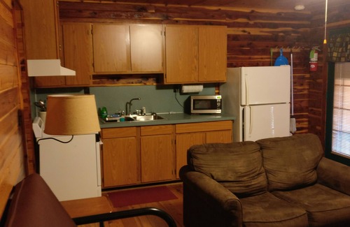 Mountain Pine House | COZY UNIT #2 WATERFRONT LOG CABIN