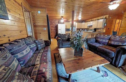 Mountain Pine House | COZY UNIT #4 WATERFRONT LOG CABIN