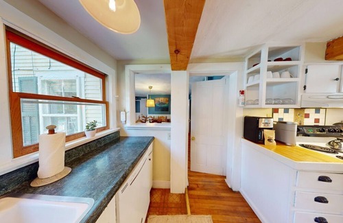 Bridgewater Corners House | Cozy Up Year-Round at The Ski Farm – Vermont's Historic Hideaway