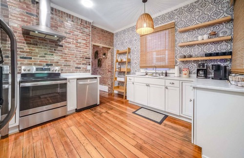 Shelby Park House | Cozy Urban Oasis Haven in St Catherine Louisville!
