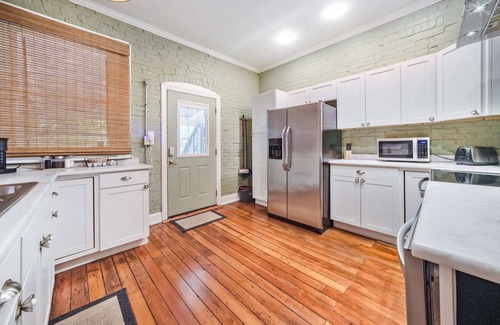 Shelby Park House | Cozy Urban Oasis Haven in St Catherine Louisville!