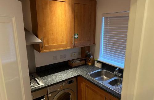 Dartford Apartment | Cozy urban retreat in 2-bed home
