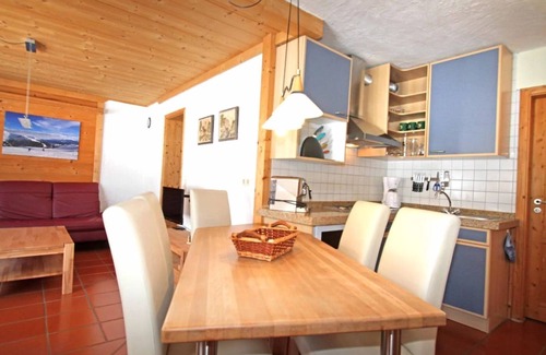 Konigsleiten Apartment | Cozy vacation apartment for 5 people, close to the elevator with a quiet south-facing terrace