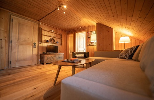 Schoenried Apartment | Cozy vacation apartment with 1 bedroom in the Hotel Alpenrose