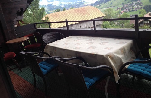 Saanen Apartment | Cozy vacation apartment in a genuine Saanenland châlet