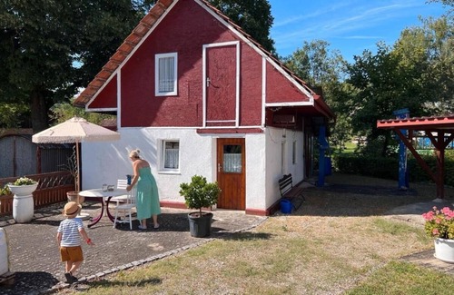 Tengen Apartment | Cozy vacation apartment by the stream with terrace