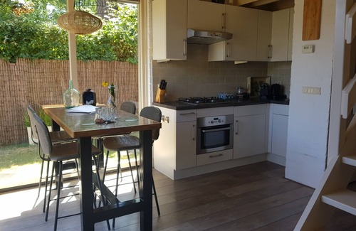Herkingen Cottage | Cozy vacation cottage. Grevelingen beach Herkingen. North Sea beach at 20 minutes.