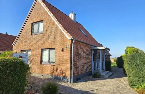 Wulfen House | Cozy vacation home CASA-MARE on Fehmarn with beach proximity and garden view