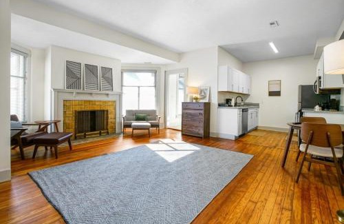Hough House | Cozy Victorian Studio Steps from Cleveland Clinic