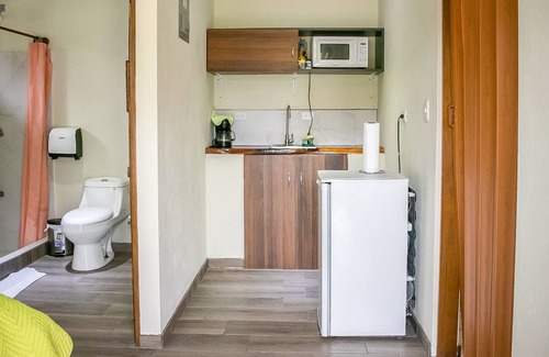 Arenal Hot Springs Apartment | Cozy villa with volcano views, fast WiFi, kitchenette & hammock - dog-friendly