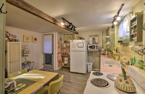 Cedar City Apartment | Cozy & Vintage Cedar City Apartment w/Fire Pit!