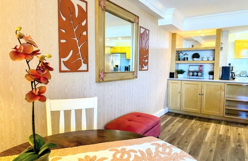 Waikiki Condo | Cozy Waikiki Vacation Rental with Partial Ocean Views - Great for families!