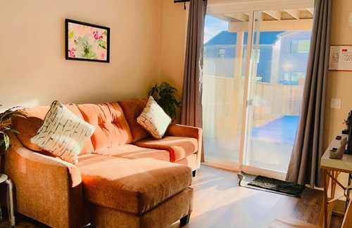 Calgary House | Cozy walkout basement close to YYC airport 2 bed 1 bath East facing