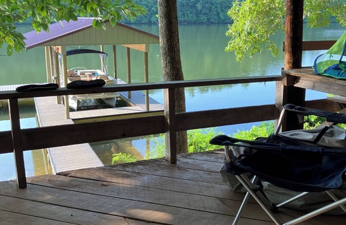 Kingston Apartment | Cozy Waterfront 1-bedroom with WiFi and AC in charming Harriman
