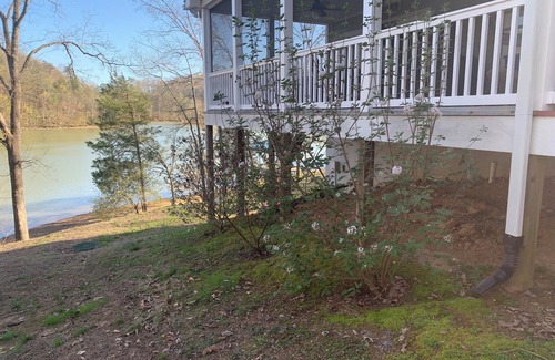 Kingston Apartment | Cozy Waterfront 1-bedroom with WiFi and AC in charming Harriman