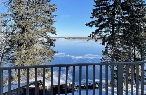 Prince Edward Cottage | Cozy waterfront cabin with incredible views