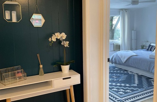 Prince Edward Cottage | Cozy waterfront cabin with incredible views