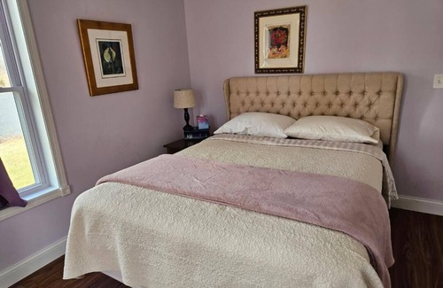 Moscow House | Cozy waterfront cottage on 40 acres. Great fishing kayaking & hunting!