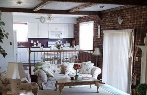 Toms River House | Cozy waterfront home away from home! 7 mins to Jersey shore beaches & boardwalk