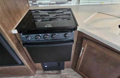 Oriental House | Cozy waterfront travel trailer 1 bedroom and AC, WiFi in charming Oriental