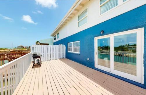 Port Isabel Apartment | Cozy Waterfront with Deck