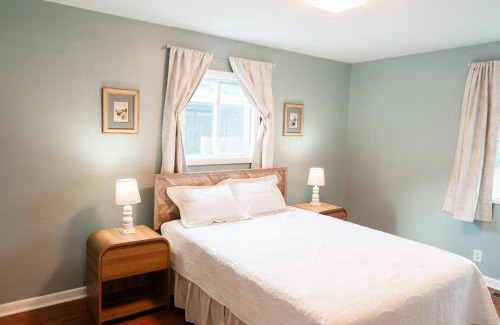 Cedar Bluff House | Cozy Weekend Retreat for UT Parents in W Knoxville