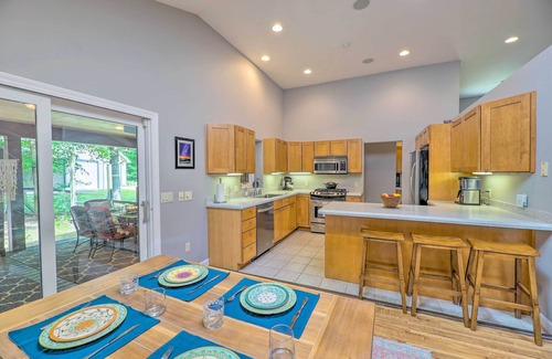 Whitehall House | Cozy Whitehall Hideaway w/Hot Tub + Chiminea!