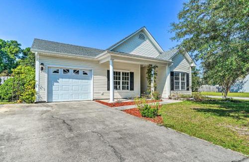 Murraysville House | Cozy Wilmington Bungalow about 6 Mi to Beaches!