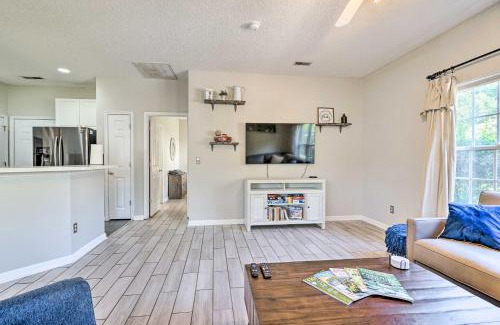 Murraysville House | Cozy Wilmington Bungalow about 6 Mi to Beaches!