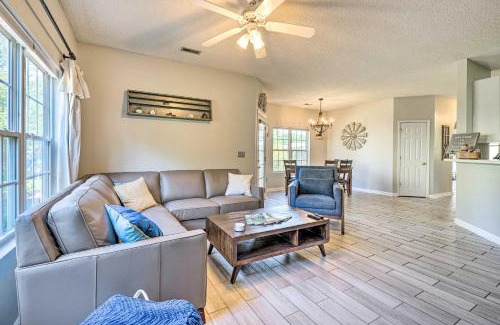 Murraysville House | Cozy Wilmington Bungalow about 6 Mi to Beaches!