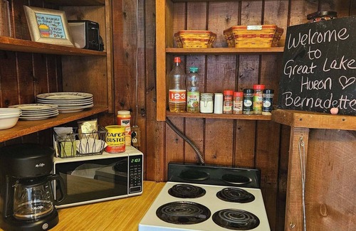 Oscoda Cottage | Cozy Windjammer Cottage on Great Lake Huron