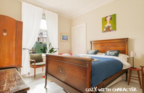Leith Apartment | Cozy with Character Vibrant Cottage Style Flat at Leith Links Park