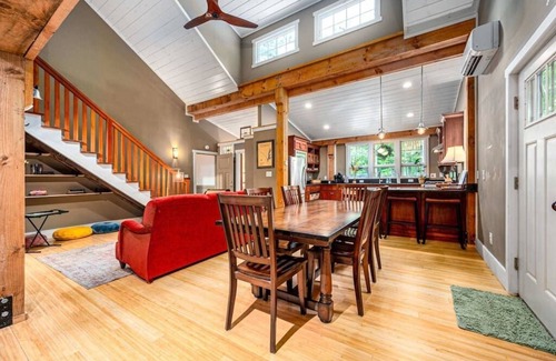 Bynum House | Cozy Wooded barndominium near Chapel Hill
