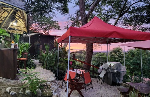 Lepanto House | Cozy wooden cabin with every comfort and a view of the nearby golf course.