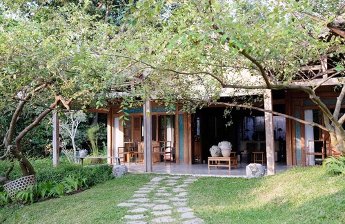 Babakan Cottage | Cozy Wooden House In Canggu Resort