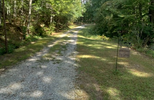 Tellico Plains Cottage | Cozy woodland cottage with mountain views