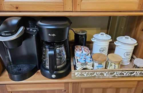 Wisconsin Dells House | Cozy Woodland Retreat- 10 mins from Downtown Dells