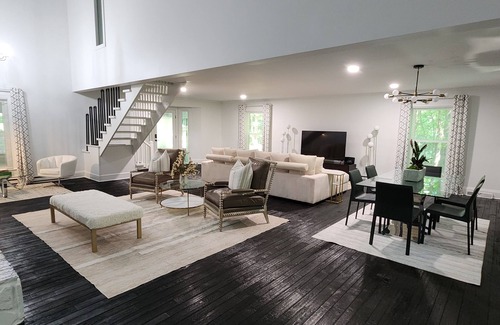 Mount Mourne House | Cozy Woodsy Retreat in Metro CLT