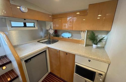 Sant Adria de Besos Boat Rental | Cozy yacht lodge in Barcelona with boat tour option