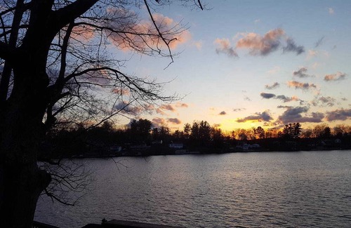 Niverville Cottage | Cozy yet spacious lakefront cottage, Ideal for all seasons