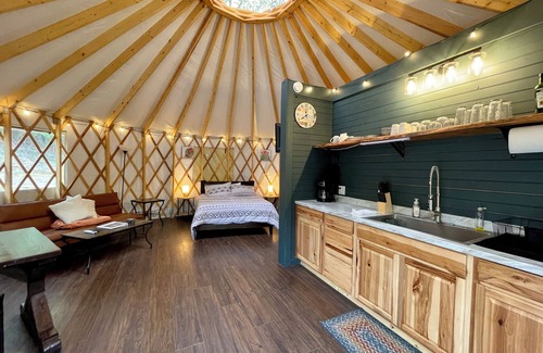Topton Cabin | Cozy Yurt in Nantahala - Half mile from Nantahala wedding venue-No Cleaning Fee